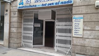 Rent Business premise  Carrer lluís companys. Excelente local de 130 m² en zona con gran paso de gente.