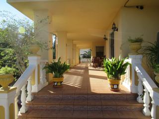 Chalet in Sol y Luz. Zona sol y luzvivienda principal, de 660m2. construcción anexa d