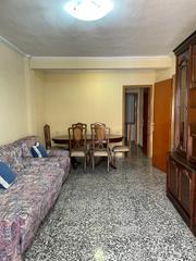 Location Appartement à Centro. Solamente estudiantespiso disponible para el curso 2526.piso ubi
