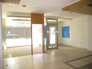Local commercial à Norte. Precioso local de 140 m2 aprox, esquina con 18 metros de escapar