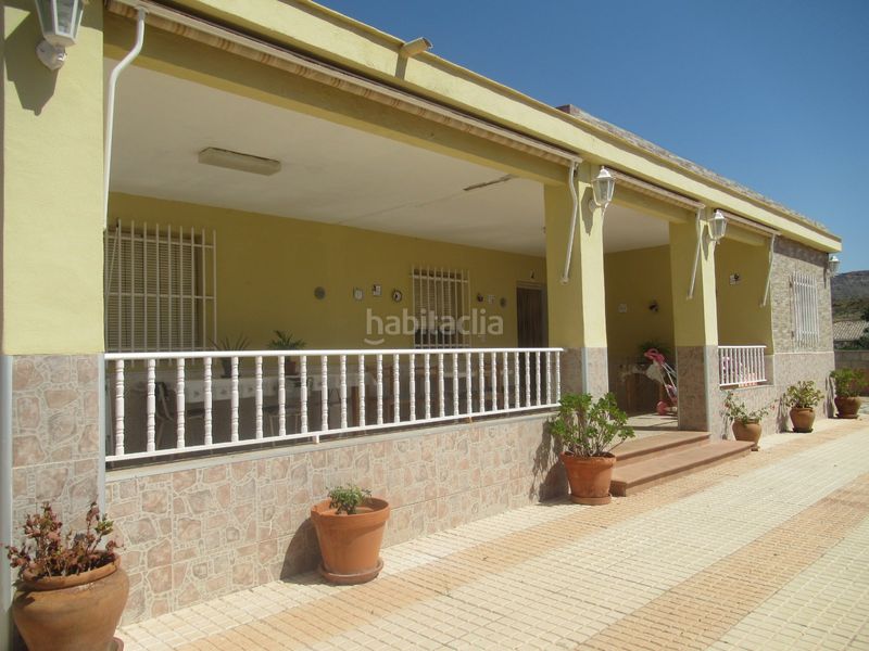 Foto 01d26b04-fec7-42ef-9d3b-844e04aac136. Xalet amb piscina a Moralet Alicante