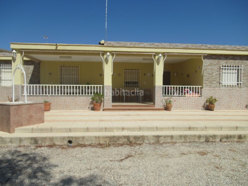 Foto 8b39bdf4-ebfc-408d-a7c8-c3f02d79b771. Xalet amb piscina a Moralet Alicante