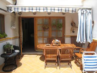 Maison à Centro. Vivienda de 180 m2 con patio. distribuida en amplia cocina con d