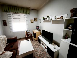 Haus in Plaza de Toros-Avenida Chapí-Trinquete. Casa independiente de dos plantas con patio y terraza en zona la
