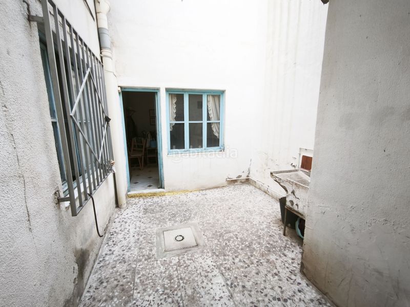 Foto b3803e74-f595-4281-8796-e17ea4b01d80. Casa a Plaza de Toros-Avenida Chapí-Trinquete Elda