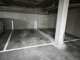 Parking coche  Carrer la manxa. Plaza de garaje amplia y de f�cil acceso en zona la canal � petr