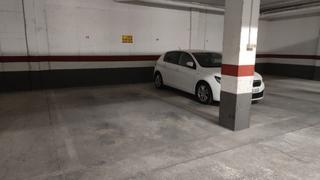Aparcament cotxe a Carrer príncep d'astúries 8. Garaje en venta en zona correos de petrer – 18m², fácil acceso