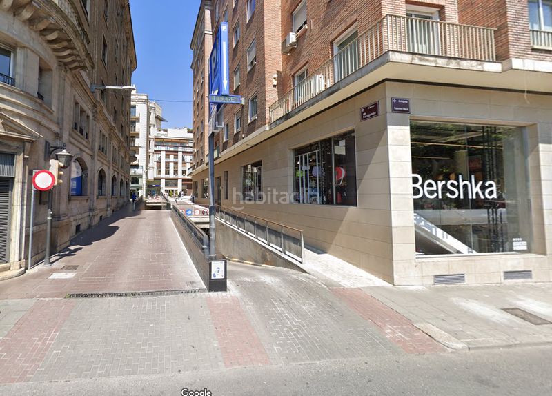 Foto 7ea72fff-2040-4a81-9141-2ba8ca1f8cf8. Aparcament cotxe a Centre Històric Lleida