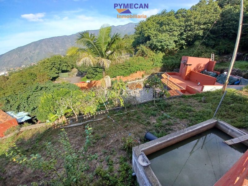 Foto bc302ce0-582a-43f3-bbe7-d5f8409ccc6b. Casa amb aparcament a La Perdoma - San Antonio - Benijos Orotava (La)