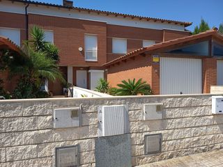 Location Maison à Maria aurèlia capmany 7. Casa en alquiler en ulldecona, 3 dormitorios.