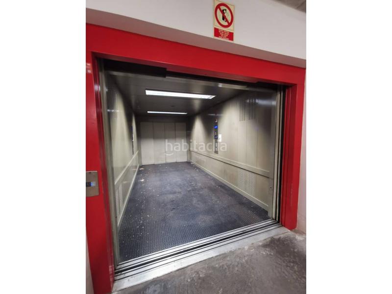 Foto b02c0fbc-ed4c-4af1-b182-93ec068e679c. Autoparkplatz in La Devesa Girona