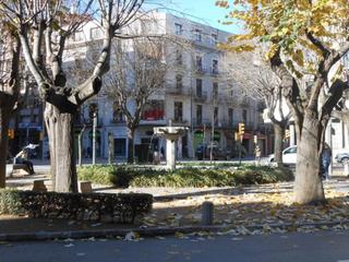 Lloguer Local Comercial  Marques de camps. Alquiler de local comercial en girona capital centro
