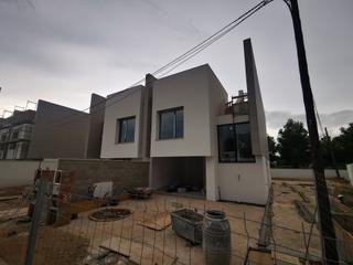 Casa aparellada a Carrer tolomeo 4. El dorado , cambrils halley, próxima construcción con acabados d