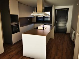 Casa  Carrer de campomanes. Casa de nueva construcción en reus centro, con garaje para 2 coc