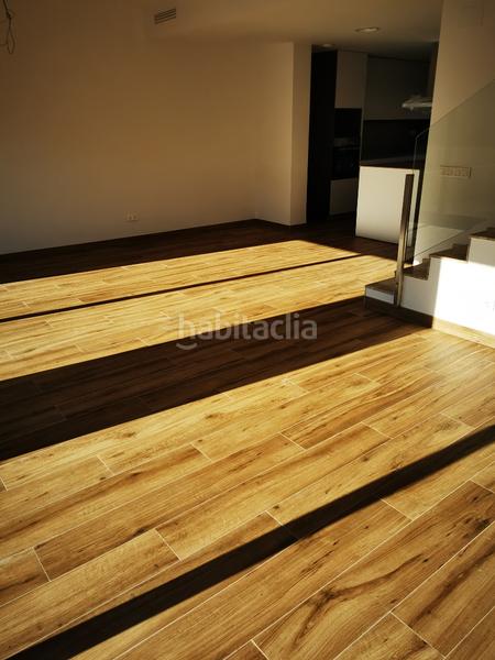 Foto 600a52fd-aa34-49f0-b13d-61e17d470a58. Casa  de nueva construcción centro, con garaje para 2 coches y solarium en Reus