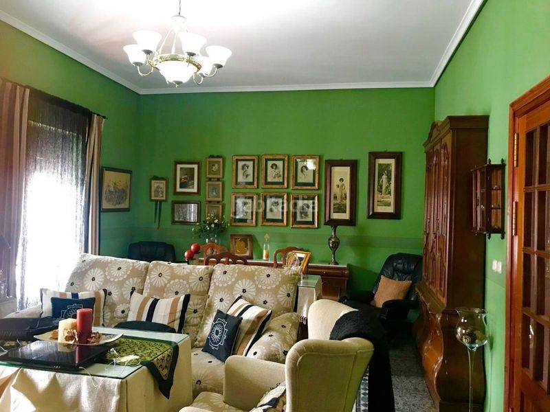 Foto b83a3b6a-739a-403d-8aa6-2eaad7048543. Flat with heating in Llerena