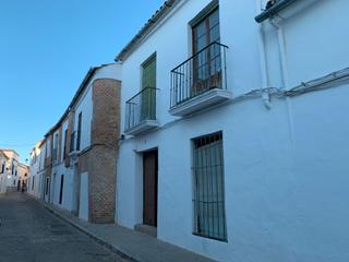 Casa a Calle alonso de cárdenas 13. Casa en venta en llerena con parcela de 350m2