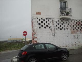 Local Comercial a Avenida del doctor fleming 19