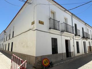 Pis  Calle morera y herreros. Piso en venta en el centro de llerena