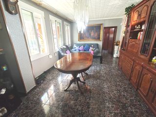 Pis  Carrer dels alts forns. Piso reformado muy luminoso todo exterior con muy buena distribu