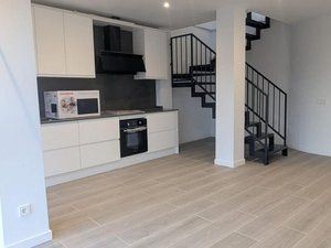 Duplex  Carrer de trobadiners. Duplex con 2 plantes del año 2025 en zona ideal