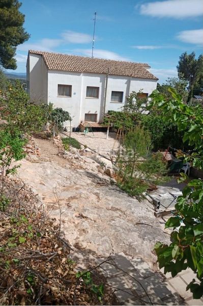 Foto d204b651-d576-40d9-a9fb-d03b8cc3ce7f. Casa amb aparcament a Sierra Perenchiza-Cumbres de Calicanto-Sto Domingo Chiva
