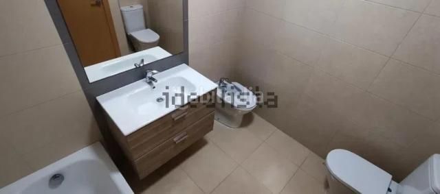 Foto 591f0de0-79c7-45c0-bab6-0380cb7a889a. Pis amb aparcament a Centro Chiva
