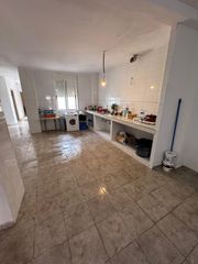 Etagenwohnung  Calle albuixarres. Se vende piso en alzira, valencia