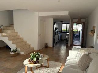 Semi detached house  Calle peña del mediodia. Se vende chalet en san antonio de benagéber, leliana valencia