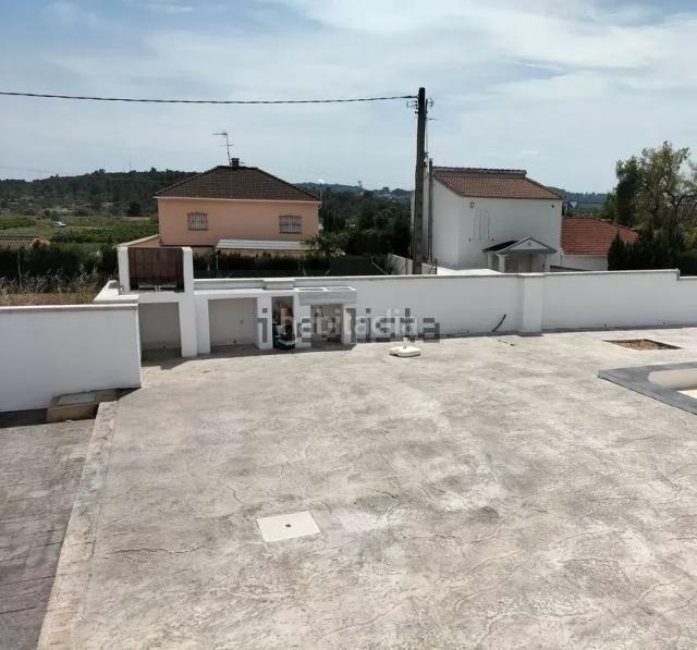 Foto 5388c858-811c-4bc4-bb35-d708c1019e95. Pis amb aparcament piscina a Cheste