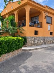 Maison  Plaza plaza polígono número catorce. Chalet en montserrat  valencia
