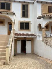 Casa adossada  Calle roncesvalls. Se vende chalet adosado en el vedat de torrent, valencia
