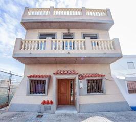 Casa  Grupo marques de vallterra. Se vende casa en la playa de el perellonet, valencia