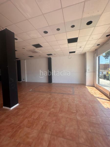 Foto b0253d1c-2f5a-4b3e-8220-372d761c17bd. Locale commerciale in Zona Avenida al Vedat Torrent