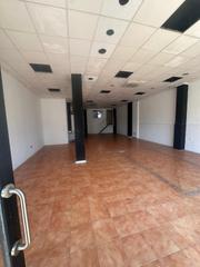 Local commercial  Calle pare mendez. Se vende local en torrent, valencia