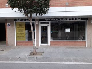 Local Comercial a Carrer d'antoni sedó 1. Venta local frente a escuela can alzamora