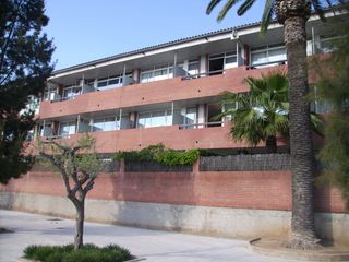 Affitto Piccolo appartamento  Carrer de la creu d'en muntaner. (cod.m103) apto. por temporada 1hab bajos con patio