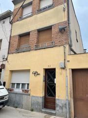 Casa a Carrer pi i margall 53. Casa amb divisió horitzontal, 3 plantes, 1 habitatge per planta