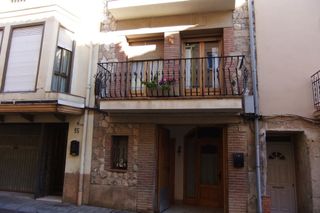 Haus in Carrer major 37. Casa con 3 habitaciones amueblada con calefaccin
