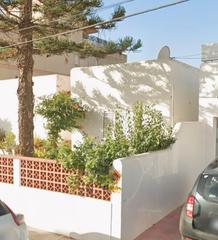 Terreny residencial a Carrer de l'àguila 26. Se vende parcela urbana de 756 m2 con vivienda y almacén