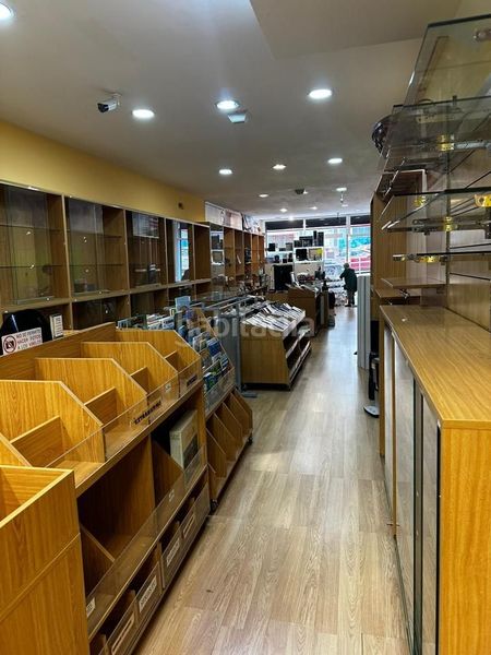 Foto 326c6376-e57a-4bb0-ae70-c9cfd034457f. Lloguer local comercial a Cambre
