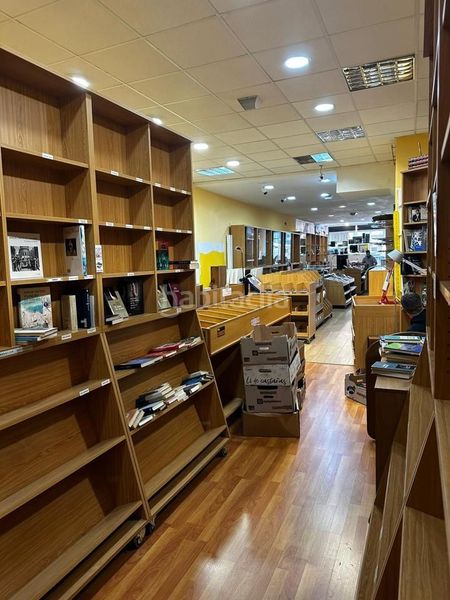 Foto ff8960a7-960d-4664-8e26-871ec18a3319. Lloguer local comercial a Cambre