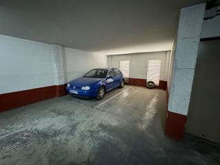 Aparcament cotxe  Calle de cristóbal amorós. 2 plazas de garaje en el centro de villena