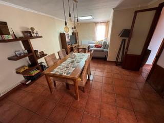 Casa adossada  Calle menéndez pelayo. Casa en el centro