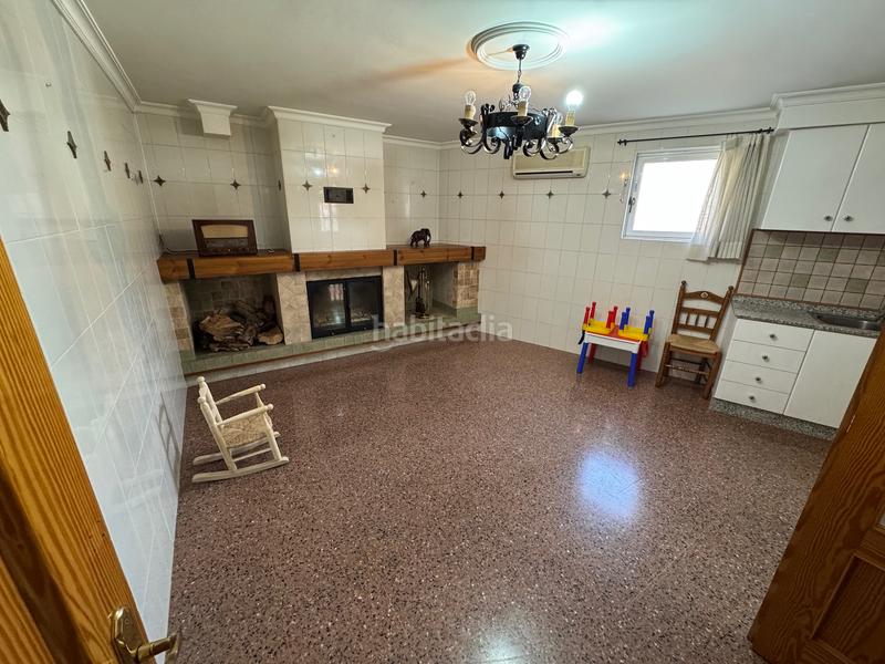 Foto fee8e7c4-f56c-4dff-9dce-f1ee6bb4e599. Maison jumelée avec cheminée chauffage parking dans Villena