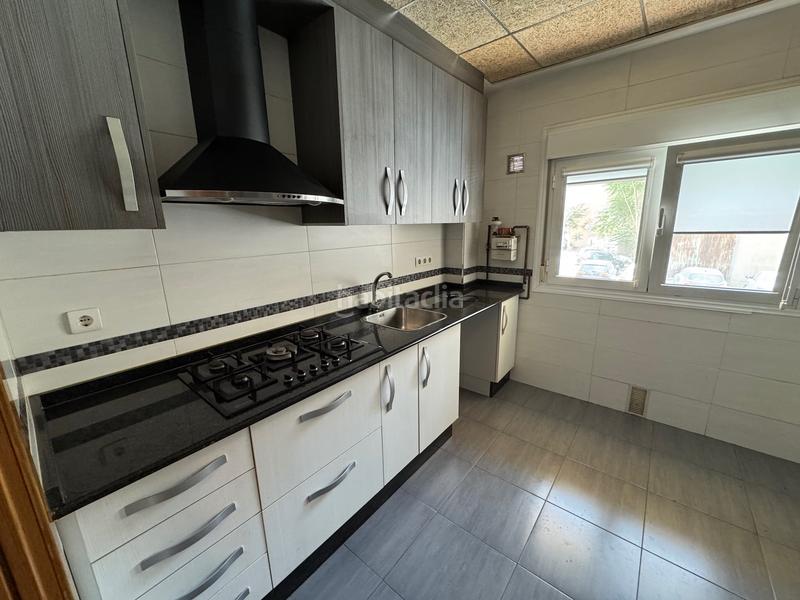 Foto 1af54a18-db1a-41c7-ba1a-6349856e8e21. Pis a El Carril - Paseo de Chapi Villena