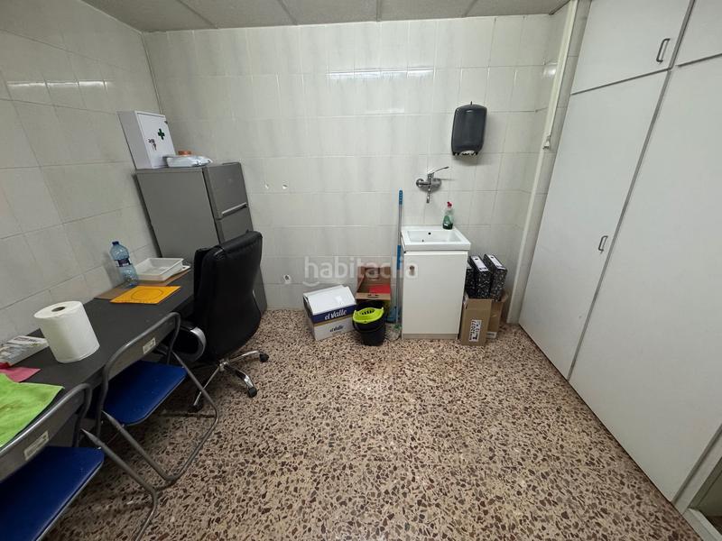 Foto 4886772f-e7db-4360-bd71-3da4d2e9a07b. Local comercial local en zona muy comercial en El Mercado - Plaza de Toros Villena