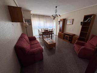 Appartement  Calle jacinto benavente. Tercer piso en zona salesianos