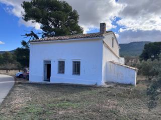 Finca rstica en N/a. Terreno en espacio natural con casa en sierra de salinas