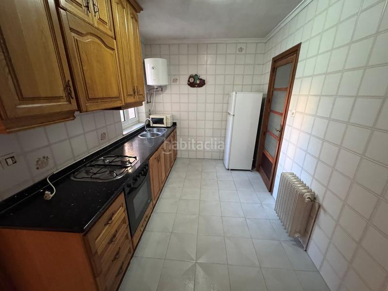 Foto 0b2bb5da-366f-4f4f-aed6-8ccfa2ab7686. Casa bifamiliare con camino riscaldamento parcheggio in Villena